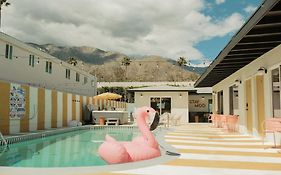Mod Retreat In Vibrant Palm Springs